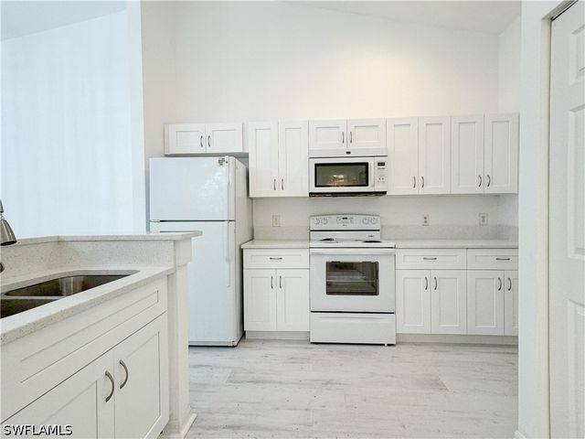 6265 Vista Garden WAY B, Naples, FL 34112