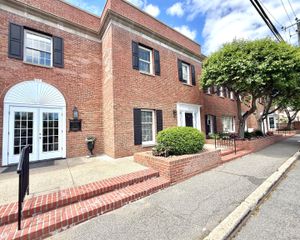 41 Pine Street 5A, New Canaan, CT 06840