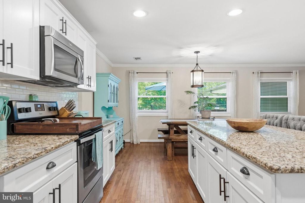 Image 15 of property listing at 4390 WOODVIEW LN, Prince Frederick, MD 20678
