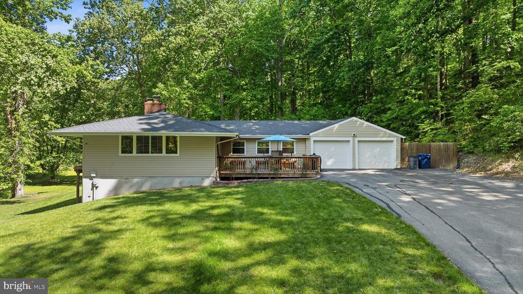 Image 2 of property listing at 4390 WOODVIEW LN, Prince Frederick, MD 20678