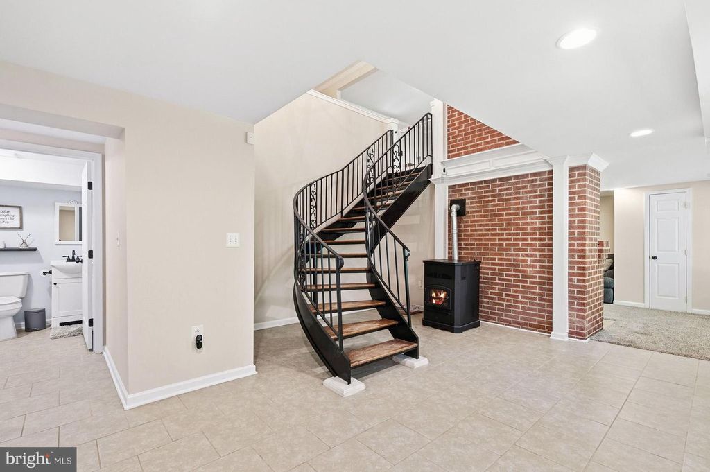 Image 30 of property listing at 4390 WOODVIEW LN, Prince Frederick, MD 20678