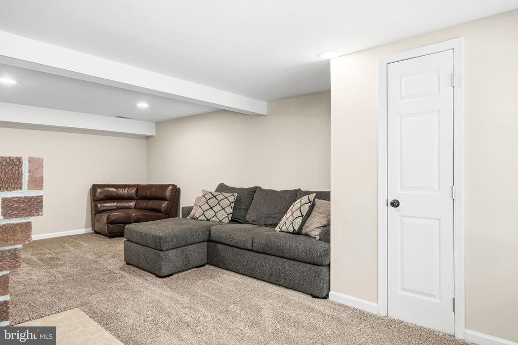 Image 33 of property listing at 4390 WOODVIEW LN, Prince Frederick, MD 20678