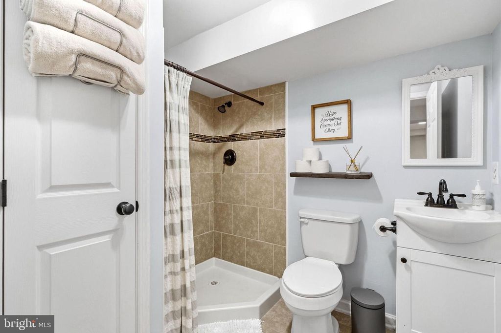 Image 38 of property listing at 4390 WOODVIEW LN, Prince Frederick, MD 20678