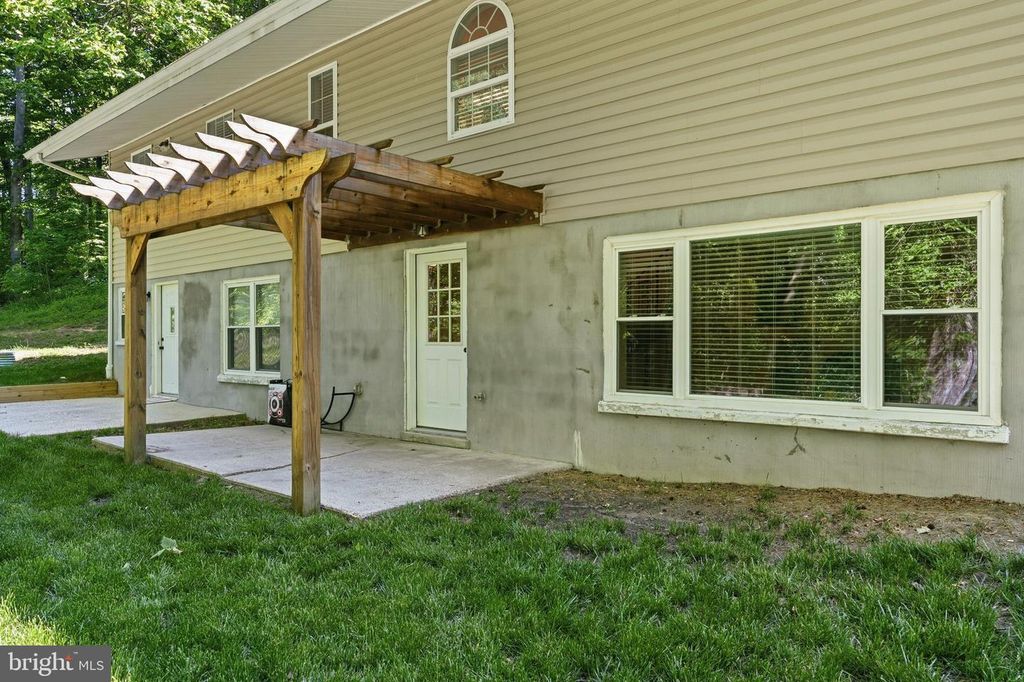 Image 42 of property listing at 4390 WOODVIEW LN, Prince Frederick, MD 20678