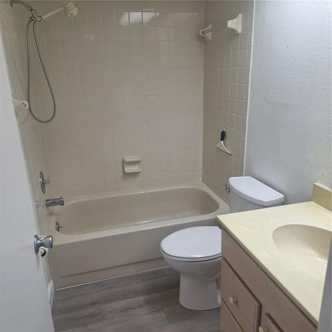 2377 LAKE HEATHER HEIGHTS COURT 2377, Dunedin, FL 34698