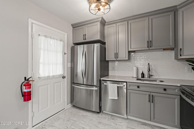 7 Virgina Drive, B, Whiting, NJ 08759