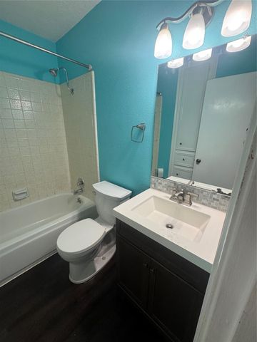 9942 Bayou Woods Drive, Baytown, TX 77521