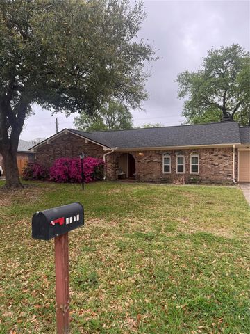 9942 Bayou Woods Drive, Baytown, TX 77521