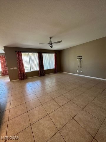 8236 Serpentine Sands Street, Las Vegas, NV 89166