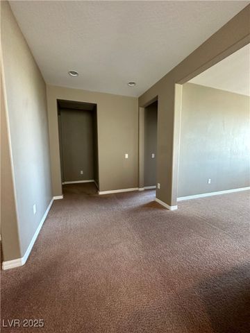 8236 Serpentine Sands Street, Las Vegas, NV 89166