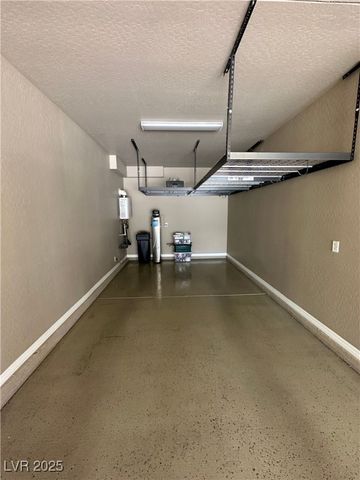 8236 Serpentine Sands Street, Las Vegas, NV 89166