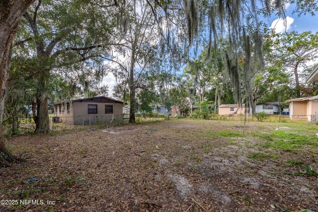 6926 CORDAY Road, Jacksonville, FL 32208