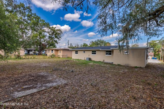 6926 CORDAY Road, Jacksonville, FL 32208