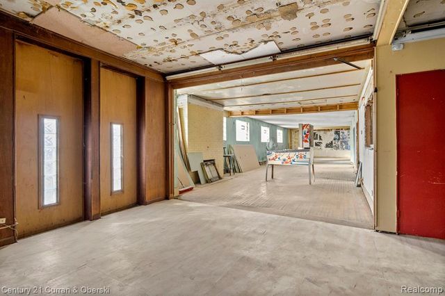 9131 Dexter Avenue, Detroit, MI 48206