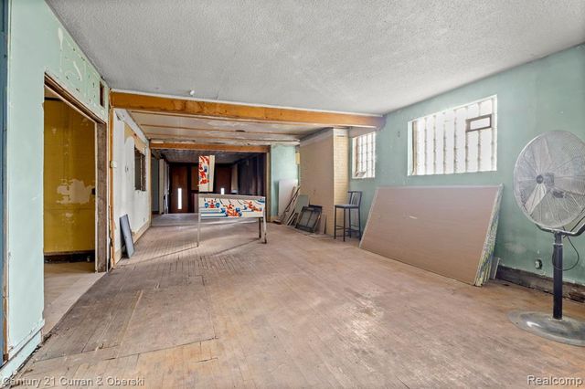 9131 Dexter Avenue, Detroit, MI 48206