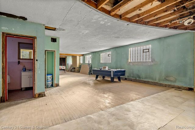 9131 Dexter Avenue, Detroit, MI 48206