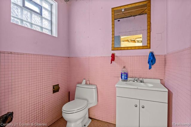 9131 Dexter Avenue, Detroit, MI 48206