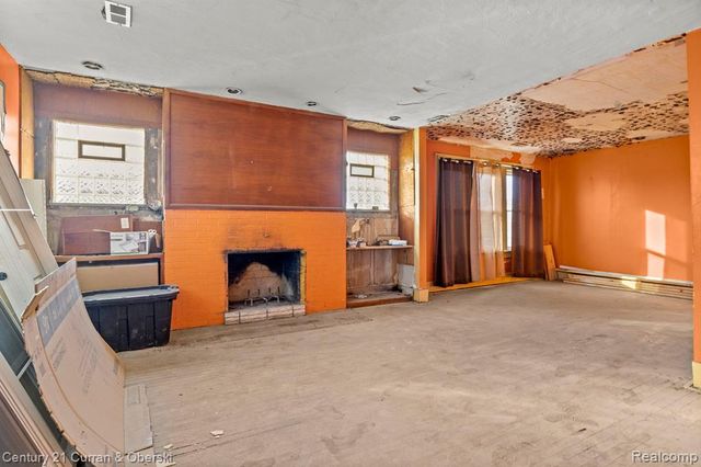 9131 Dexter Avenue, Detroit, MI 48206