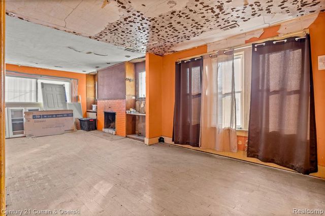 9131 Dexter Avenue, Detroit, MI 48206