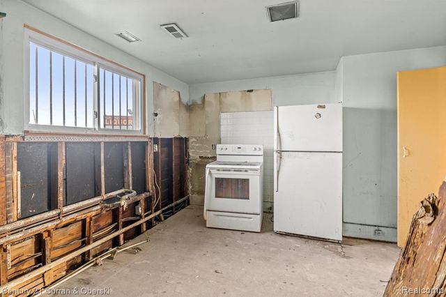 9131 Dexter Avenue, Detroit, MI 48206