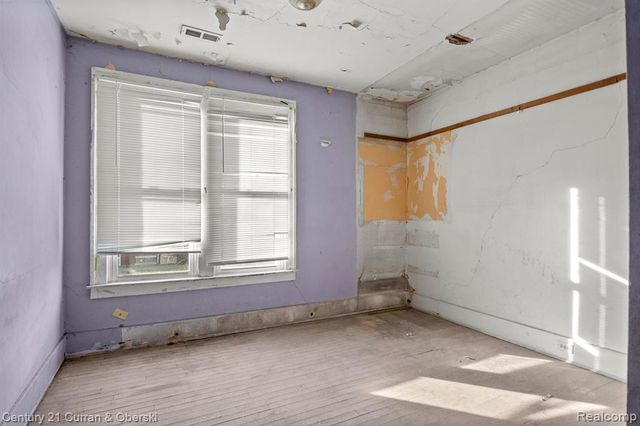 9131 Dexter Avenue, Detroit, MI 48206