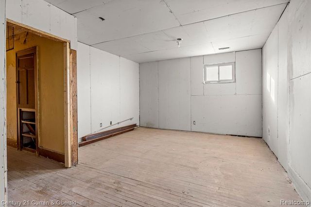 9131 Dexter Avenue, Detroit, MI 48206