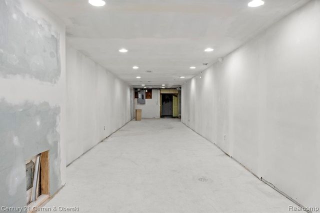 9131 Dexter Avenue, Detroit, MI 48206