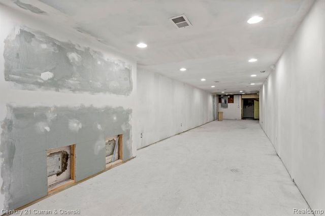 9131 Dexter Avenue, Detroit, MI 48206