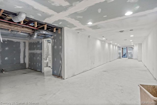 9131 Dexter Avenue, Detroit, MI 48206