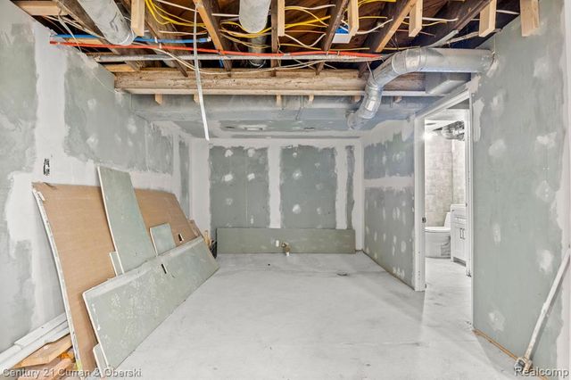 9131 Dexter Avenue, Detroit, MI 48206