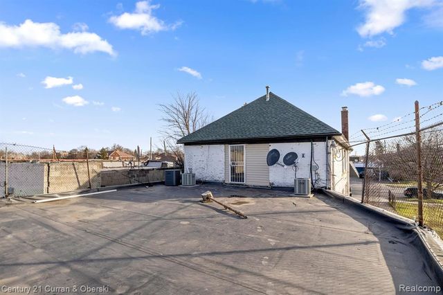 9131 Dexter Avenue, Detroit, MI 48206