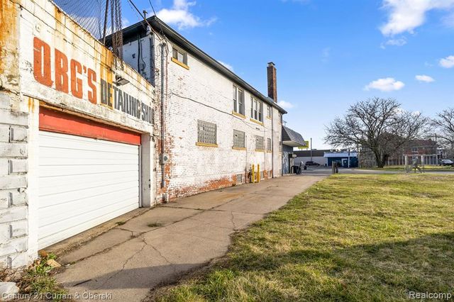 9131 Dexter Avenue, Detroit, MI 48206