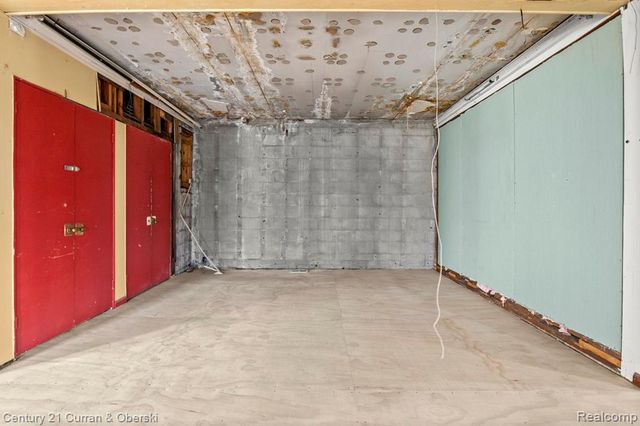 9131 Dexter Avenue, Detroit, MI 48206