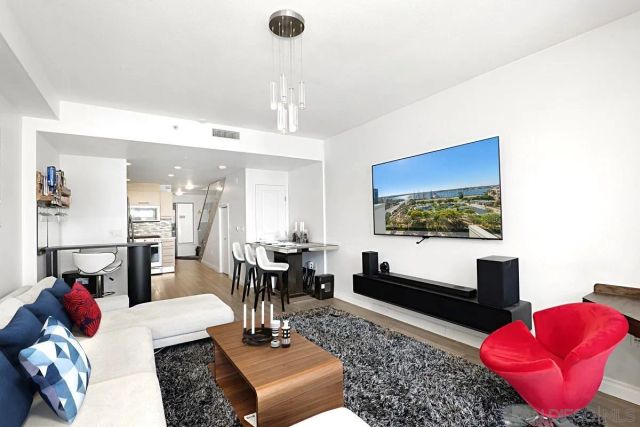 825 W Beech St 301, San Diego, CA 92101