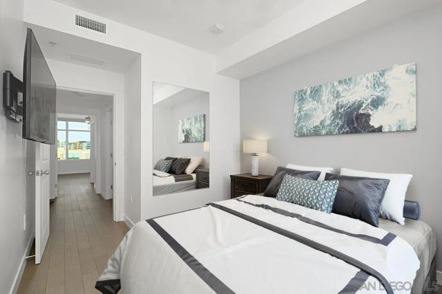 825 W Beech St 301, San Diego, CA 92101