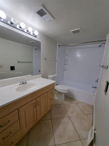 2796 S University Dr 2106, Davie, FL 33328