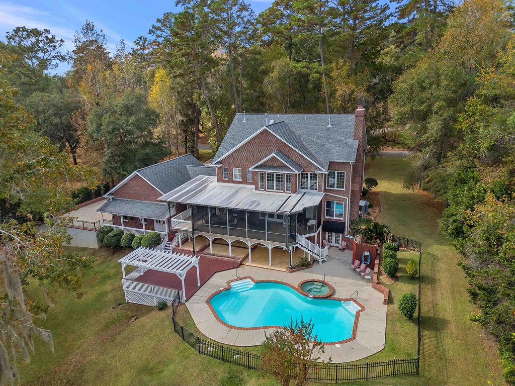 Image 1 of property listing at 5351 Pembridge Place, Tallahassee, FL 32309