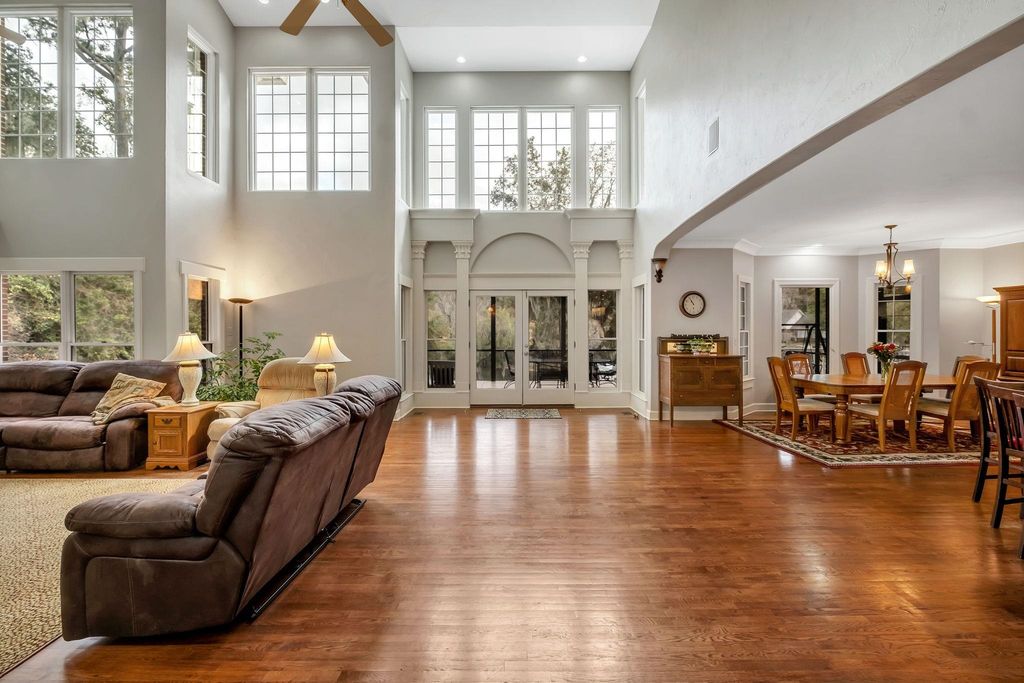Image 15 of property listing at 5351 Pembridge Place, Tallahassee, FL 32309