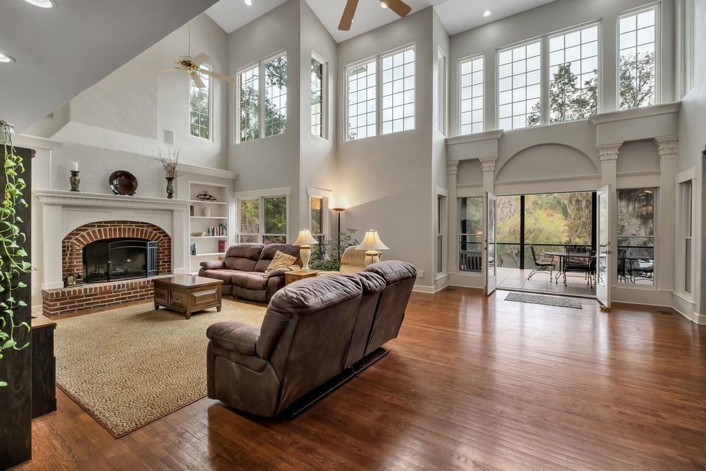 Image 16 of property listing at 5351 Pembridge Place, Tallahassee, FL 32309
