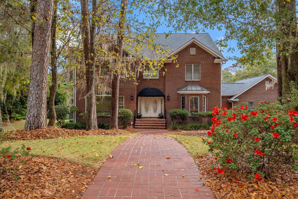 Image 3 of property listing at 5351 Pembridge Place, Tallahassee, FL 32309