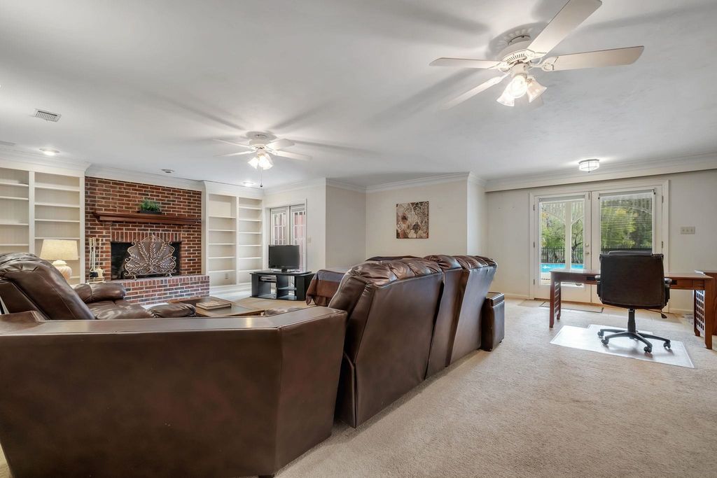 Image 60 of property listing at 5351 Pembridge Place, Tallahassee, FL 32309