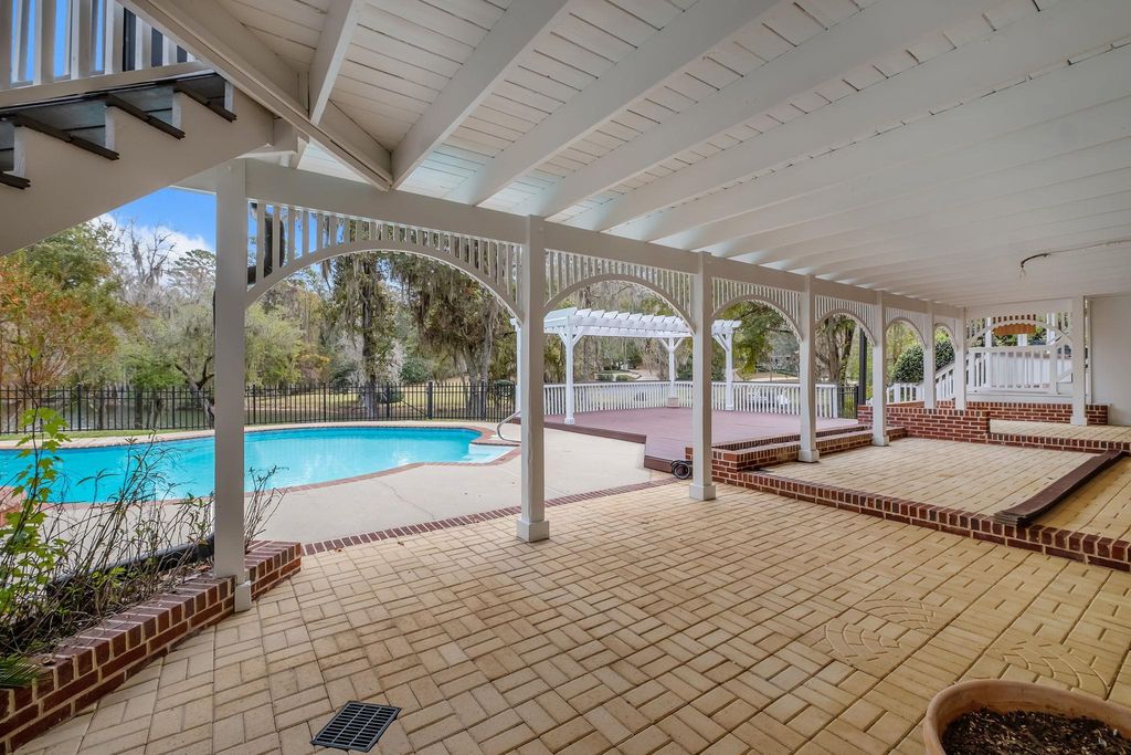 Image 64 of property listing at 5351 Pembridge Place, Tallahassee, FL 32309