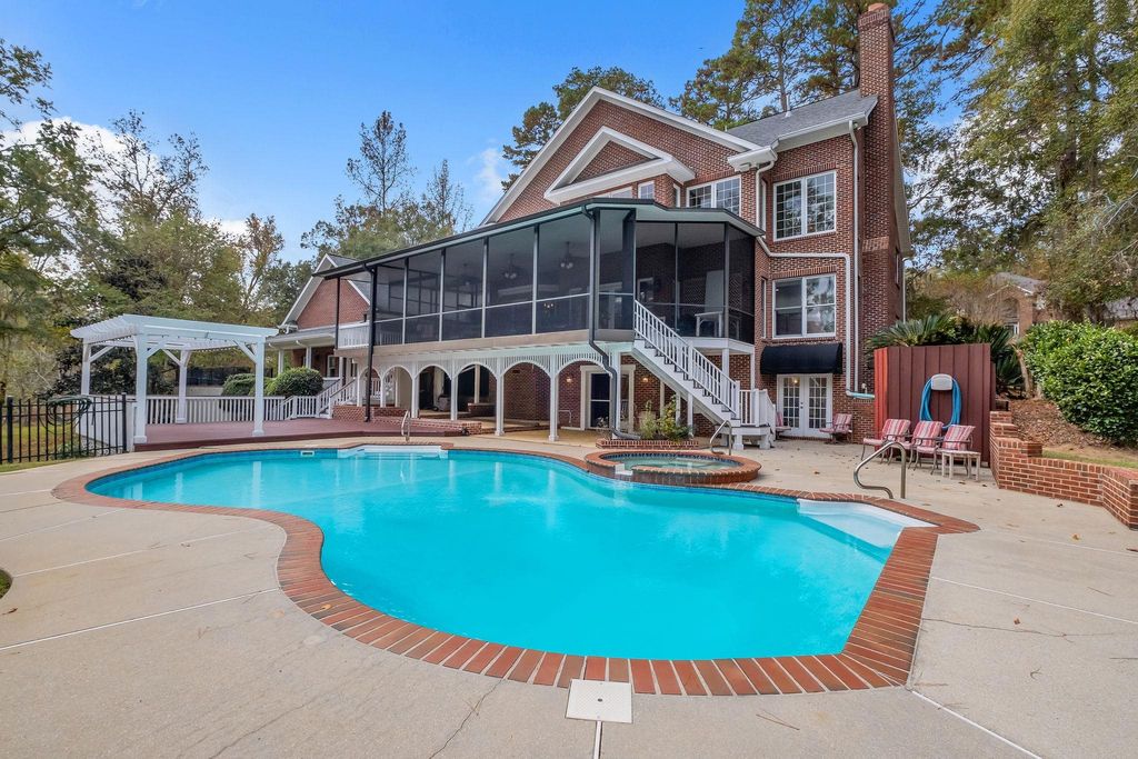 Image 7 of property listing at 5351 Pembridge Place, Tallahassee, FL 32309