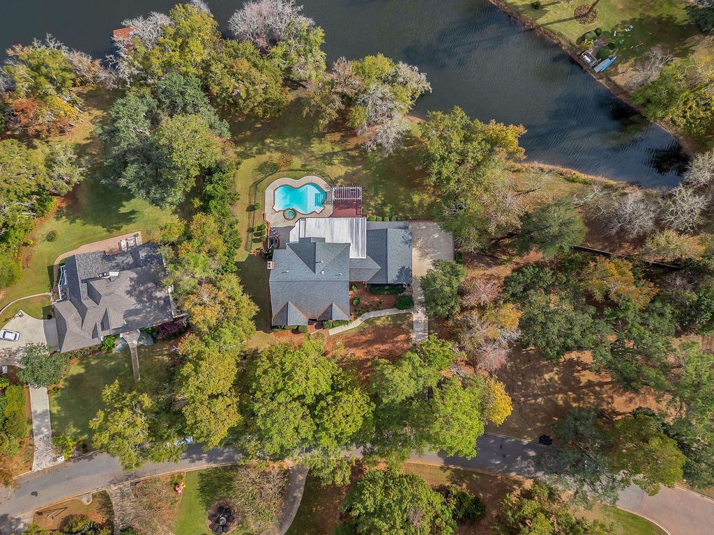 Image 70 of property listing at 5351 Pembridge Place, Tallahassee, FL 32309