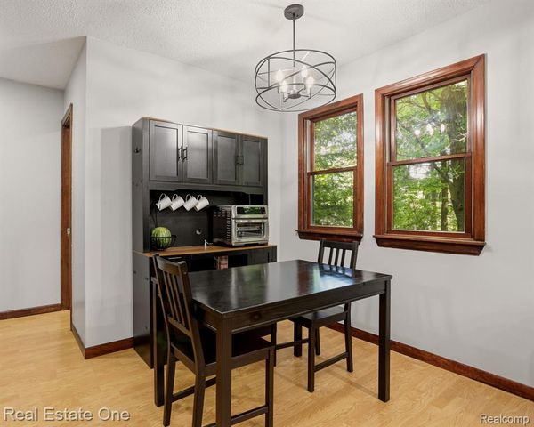 6218 Sturgeon Creek Parkway, Midland, MI 48640