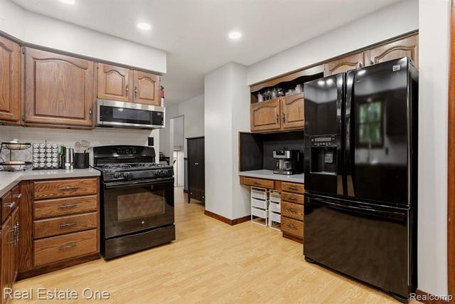 6218 Sturgeon Creek Parkway, Midland, MI 48640
