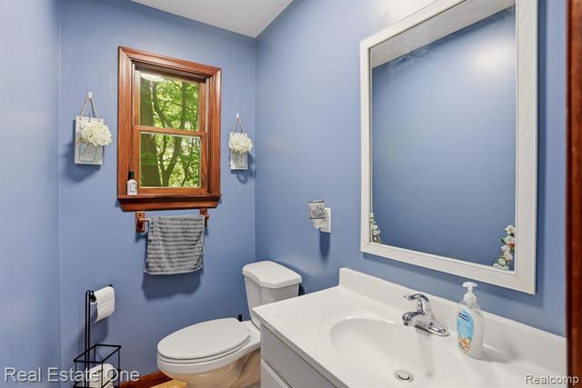 6218 Sturgeon Creek Parkway, Midland, MI 48640