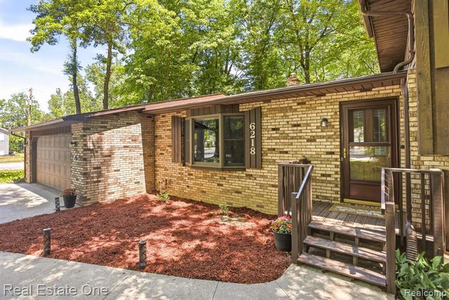 6218 Sturgeon Creek Parkway, Midland, MI 48640