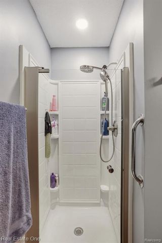 6218 Sturgeon Creek Parkway, Midland, MI 48640