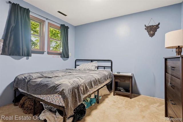 6218 Sturgeon Creek Parkway, Midland, MI 48640